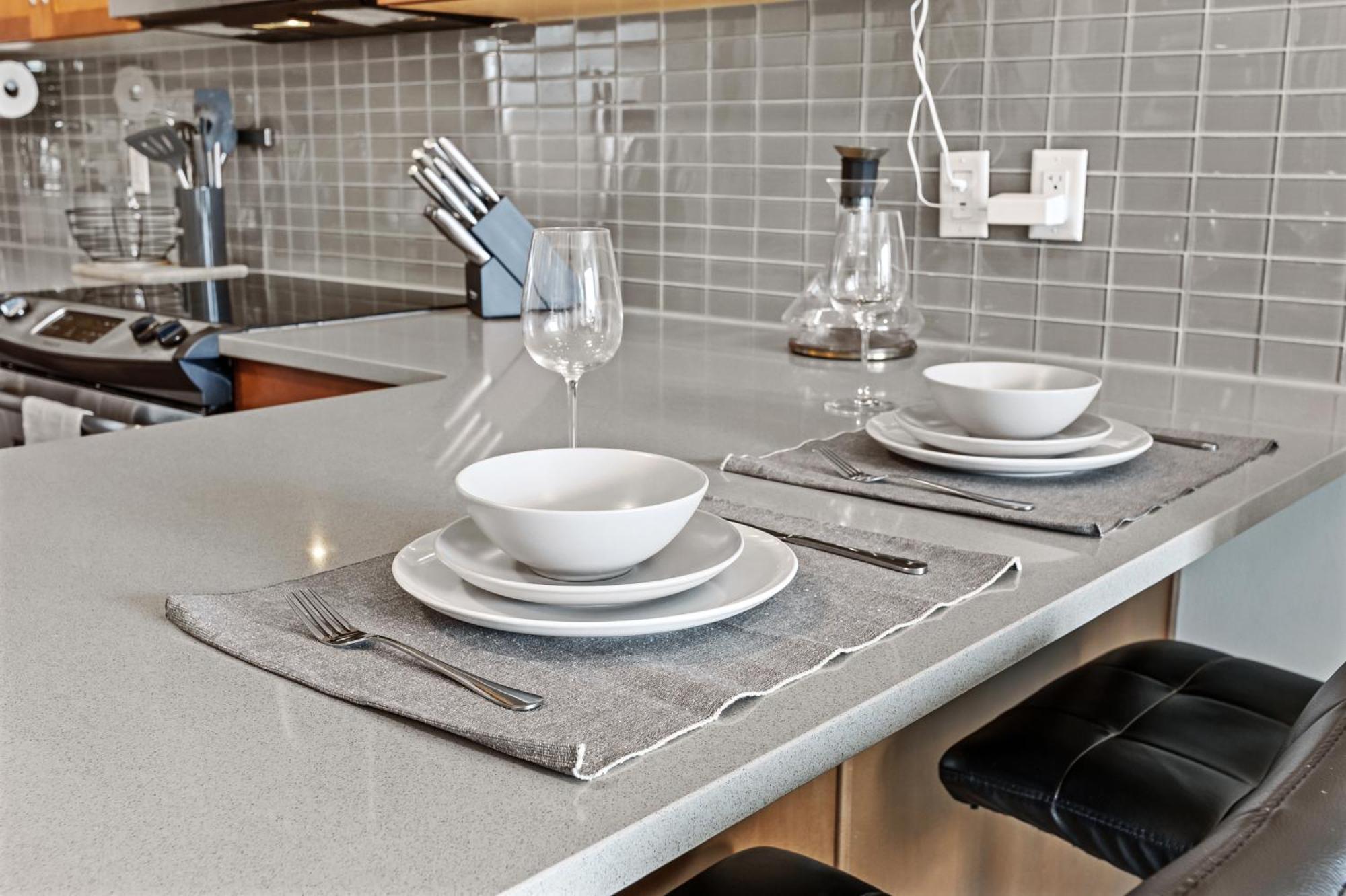 Heart Of Downtown Calgary Spacious Luxury Condo With Stunning Views And Premium Amenities מראה חיצוני תמונה